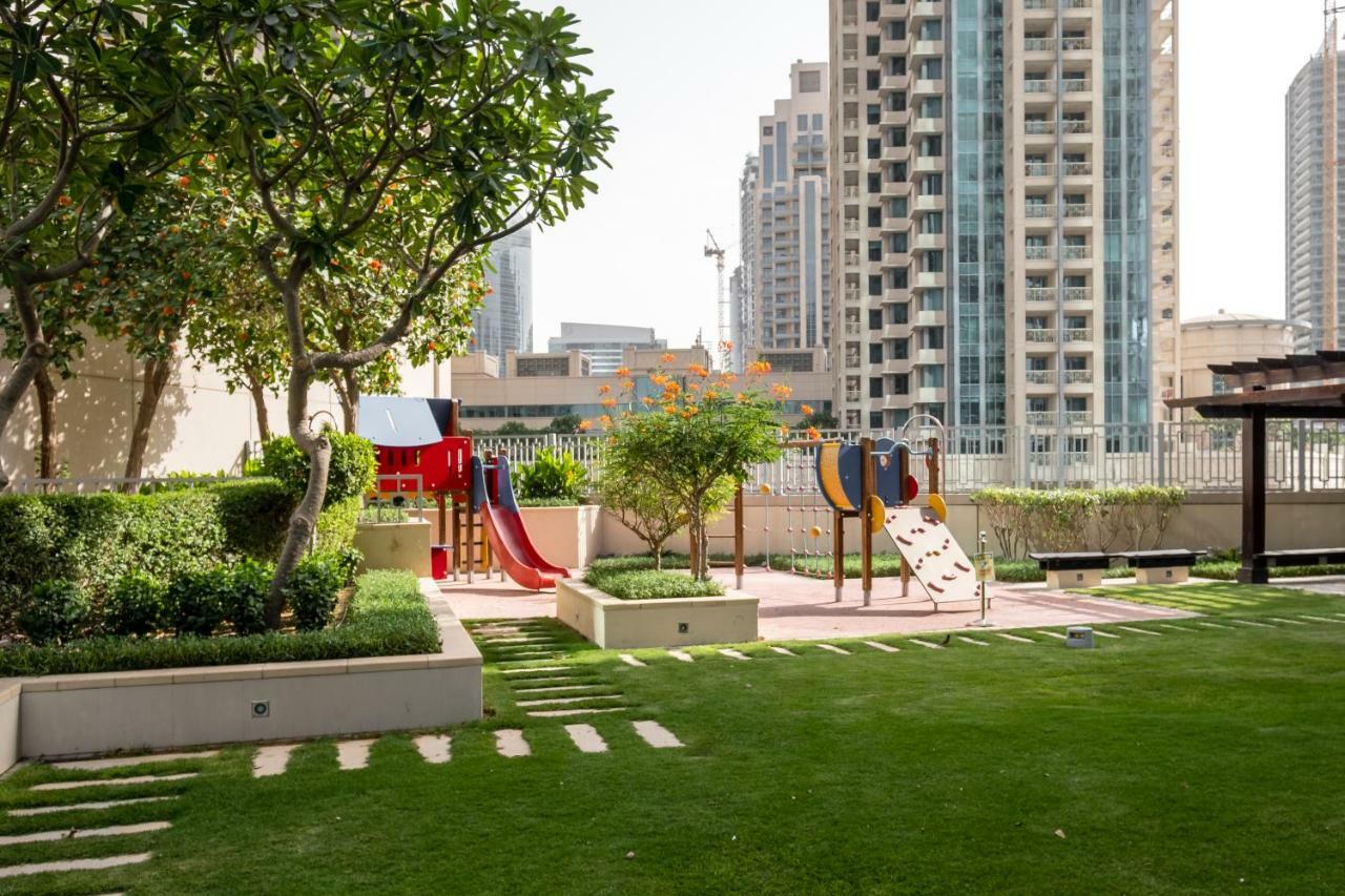 Maison Privee - Exclusive Apt With Burj Khalifa Next Door Dubái Exterior foto